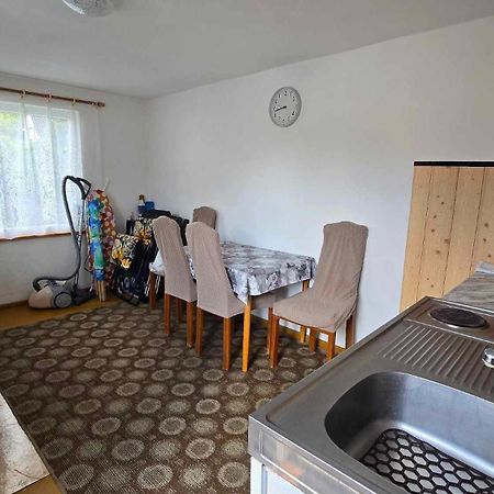 Akacja Pokoje Z Lazienkami Apartment Ustka Exterior foto