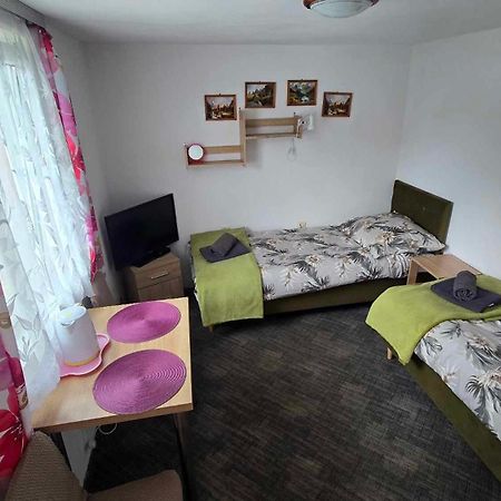 Akacja Pokoje Z Lazienkami Apartment Ustka Exterior foto