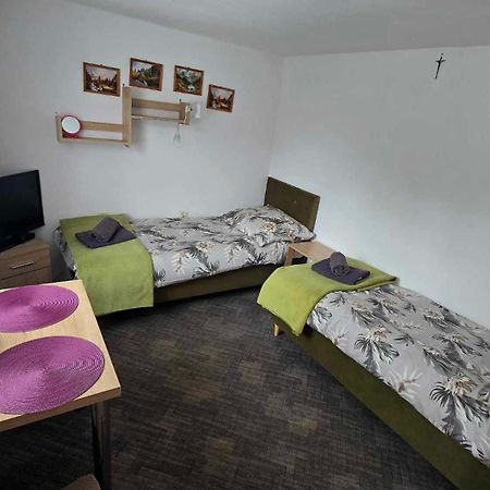 Akacja Pokoje Z Lazienkami Apartment Ustka Exterior foto